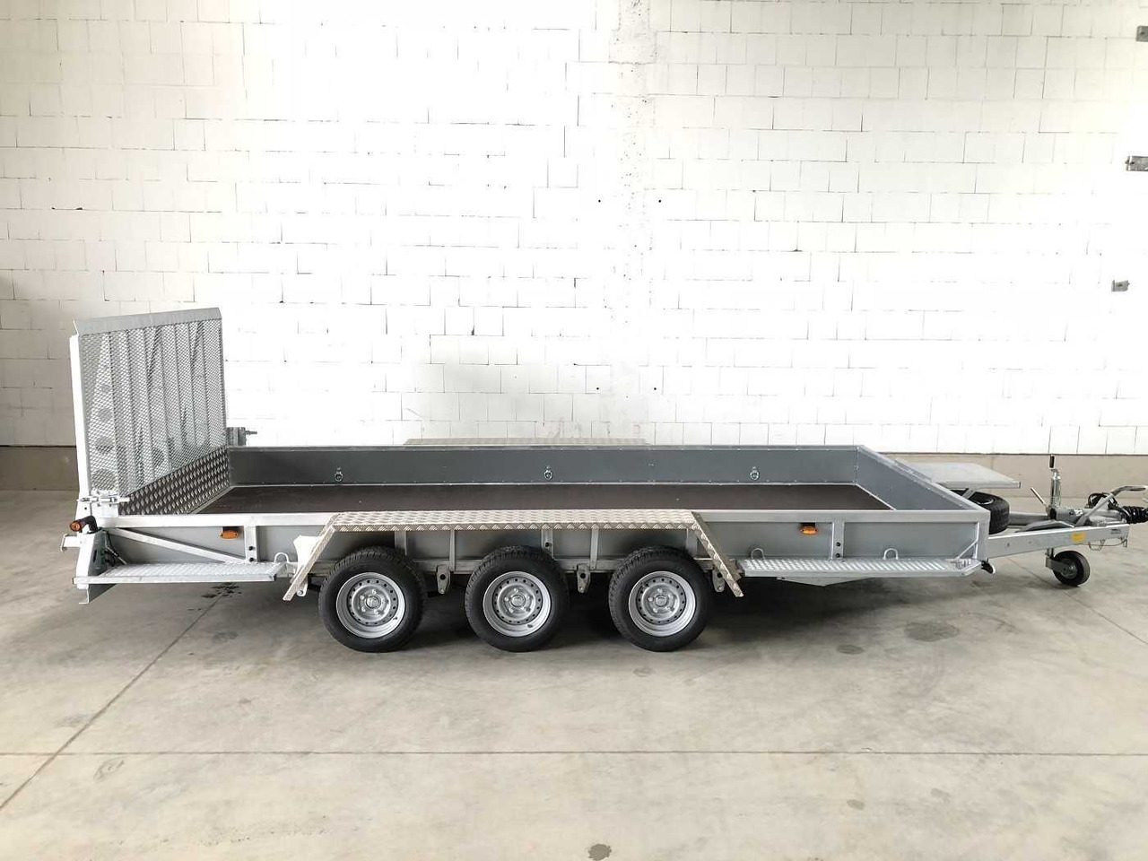 VARIANT 3520 M5 Maschinentransporter - Przyczepa do transportu maszyn: zdjęcie 5 VARIANT 3520 M5 Maschinentransporter - Przyczepa do transportu maszyn: zdjęcie 5