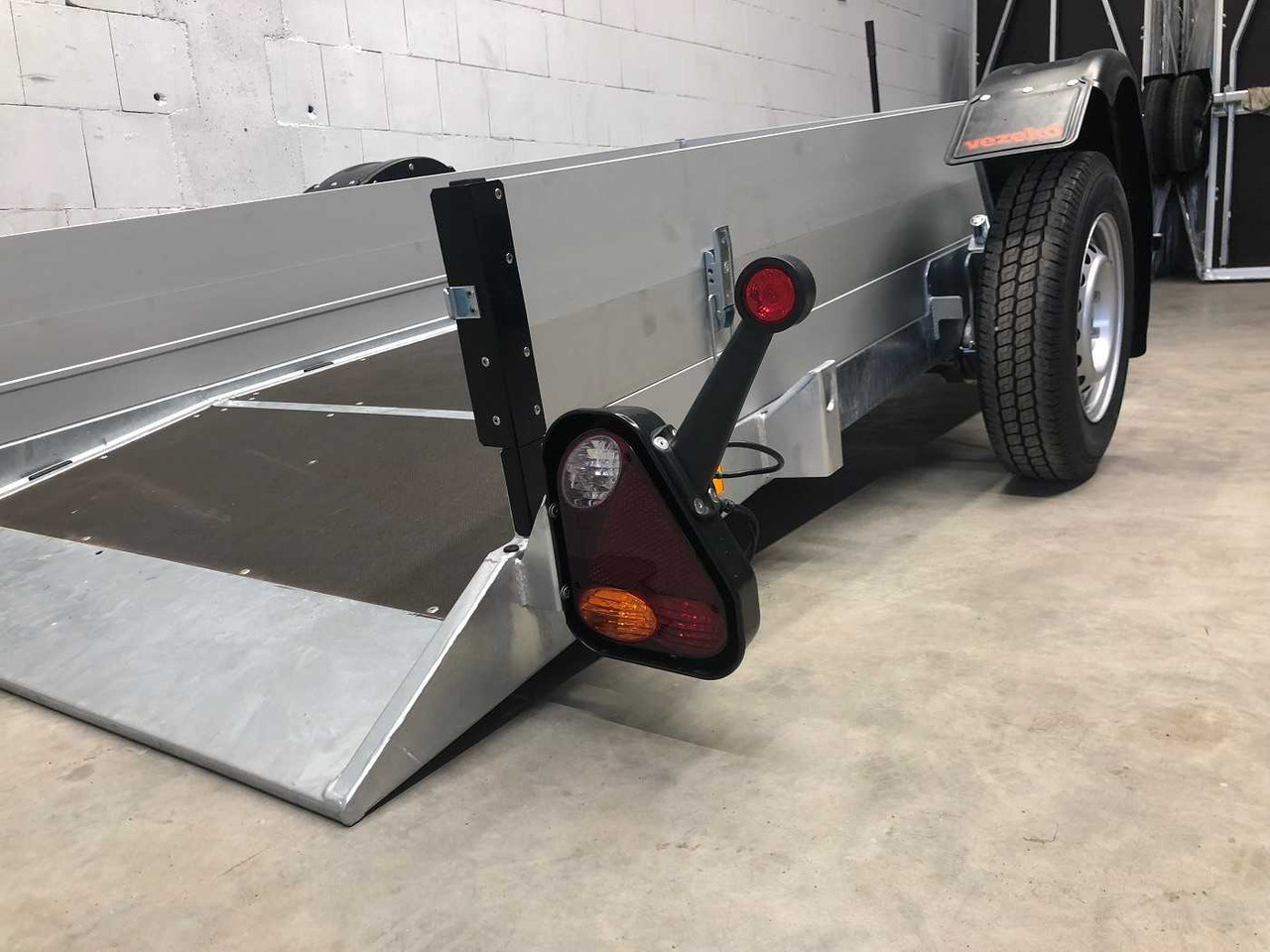 VEZEKO Husky F 10.25 Bordwandaufsatz Absenker - Przyczepa do hakowca/ Bramowca: zdjęcie 4 VEZEKO Husky F 10.25 Bordwandaufsatz Absenker - Przyczepa do hakowca/ Bramowca: zdjęcie 4