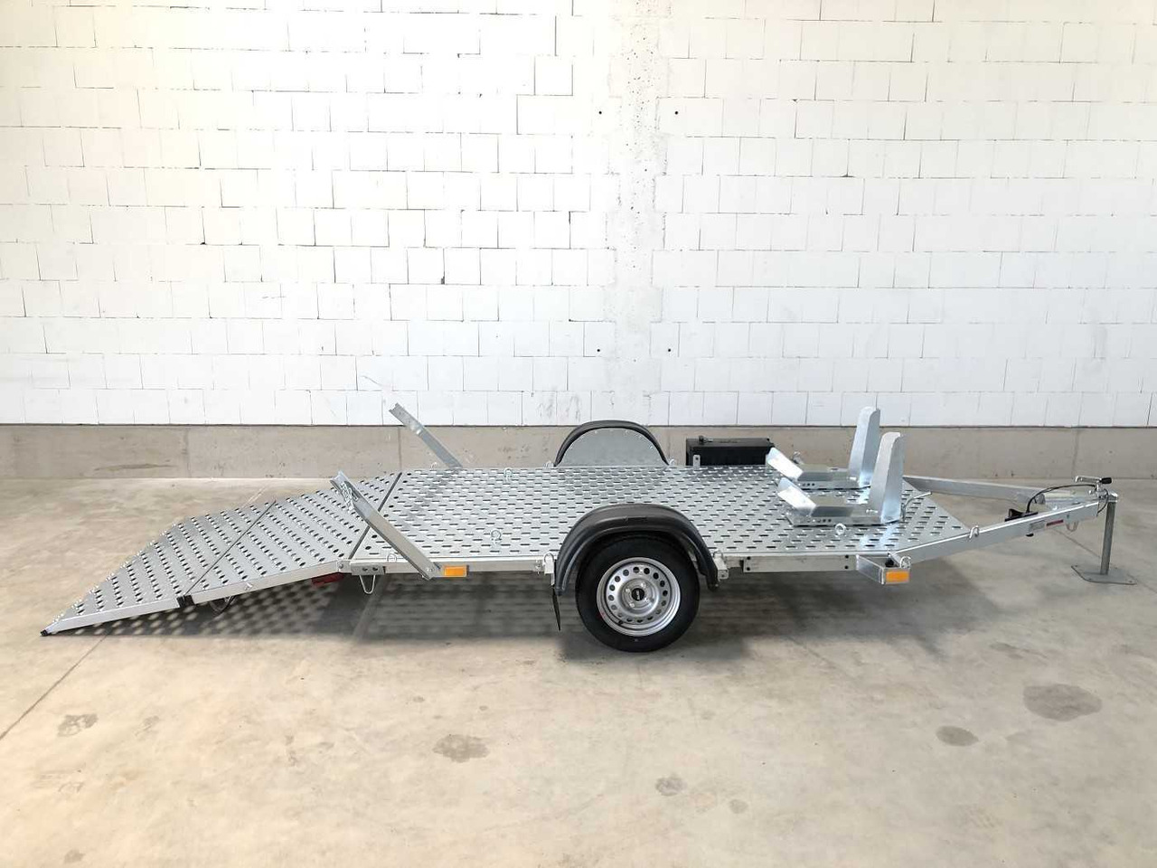 VEZEKO Motovan B 08+Box Motorradanhänger - Przyczepa motocyklowa: zdjęcie 2 VEZEKO Motovan B 08+Box Motorradanhänger - Przyczepa motocyklowa: zdjęcie 2