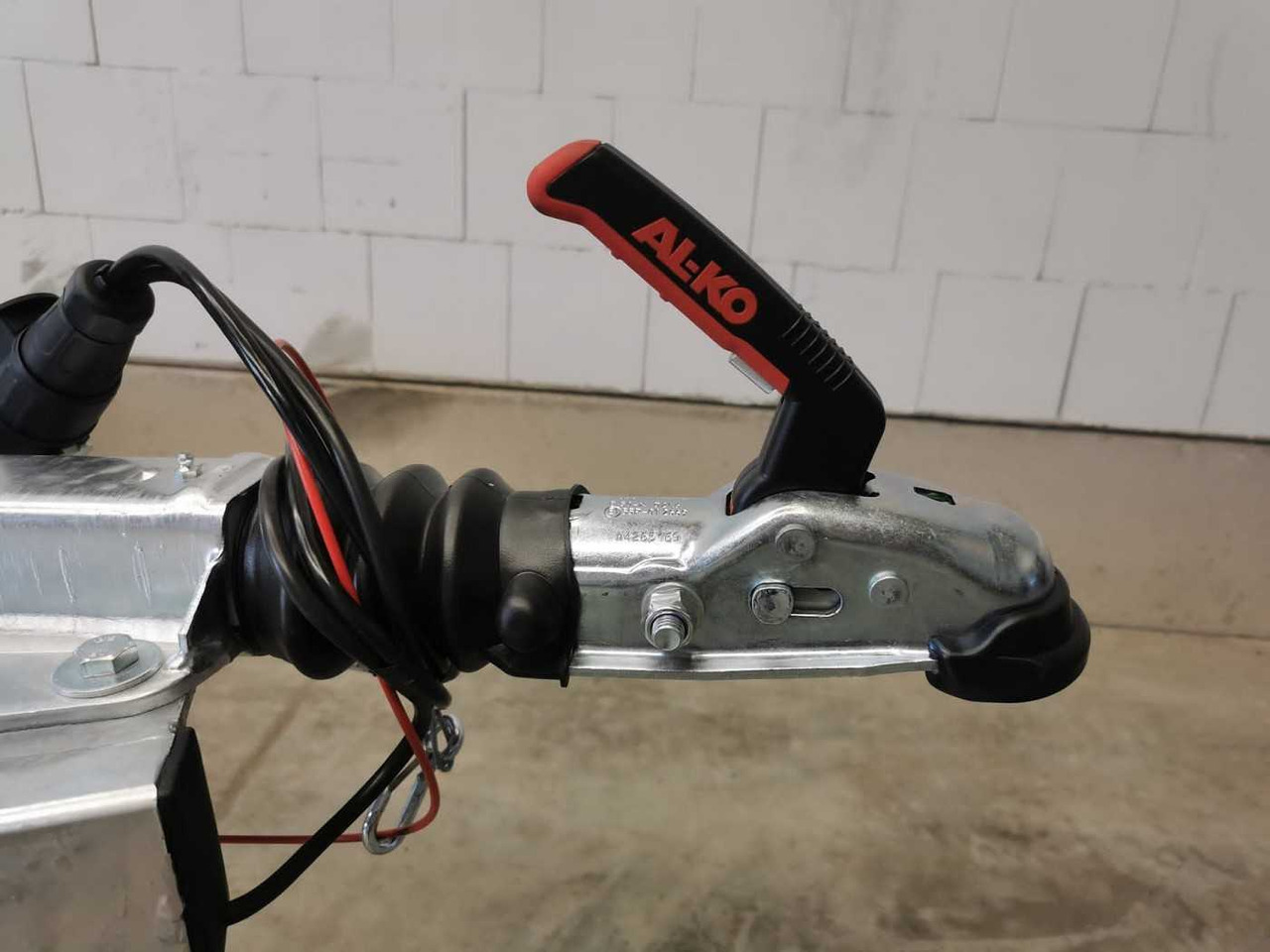 VEZEKO Motovan C 18+Box Autotransporter - Przyczepa motocyklowa: zdjęcie 5 VEZEKO Motovan C 18+Box Autotransporter - Przyczepa motocyklowa: zdjęcie 5