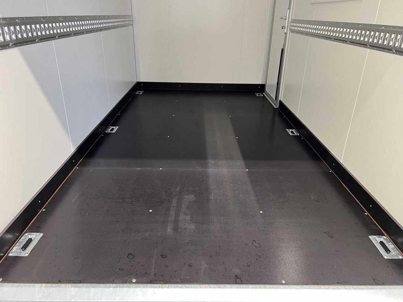 VEZEKO TK C 27.35 Motorradedition Kofferanhänger - Przyczepa motocyklowa: zdjęcie 5 VEZEKO TK C 27.35 Motorradedition Kofferanhänger - Przyczepa motocyklowa: zdjęcie 5