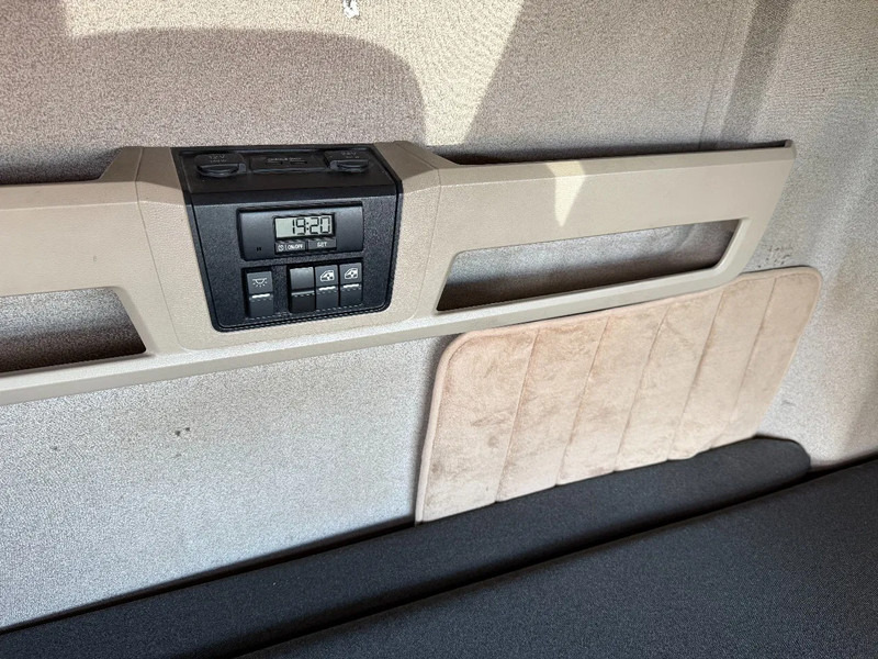 Ciągnik siodłowy MAN TGX 18.420 TGX 18.420 4X2 XLX / 2x tank / Night airco / Good condition / CHASSIS 2019: zdjęcie 11 Ciągnik siodłowy MAN TGX 18.420 TGX 18.420 4X2 XLX / 2x tank / Night airco / Good condition / CHASSIS 2019: zdjęcie 11