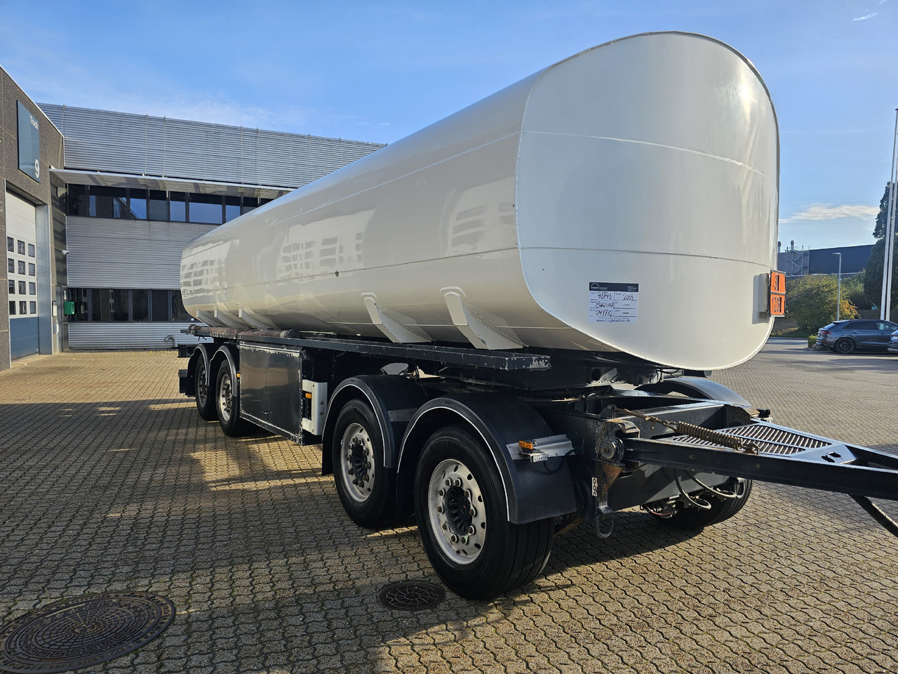 Przyczepa cysterna EUROTANK 4 Akslet: zdjęcie 8 Przyczepa cysterna EUROTANK 4 Akslet: zdjęcie 8