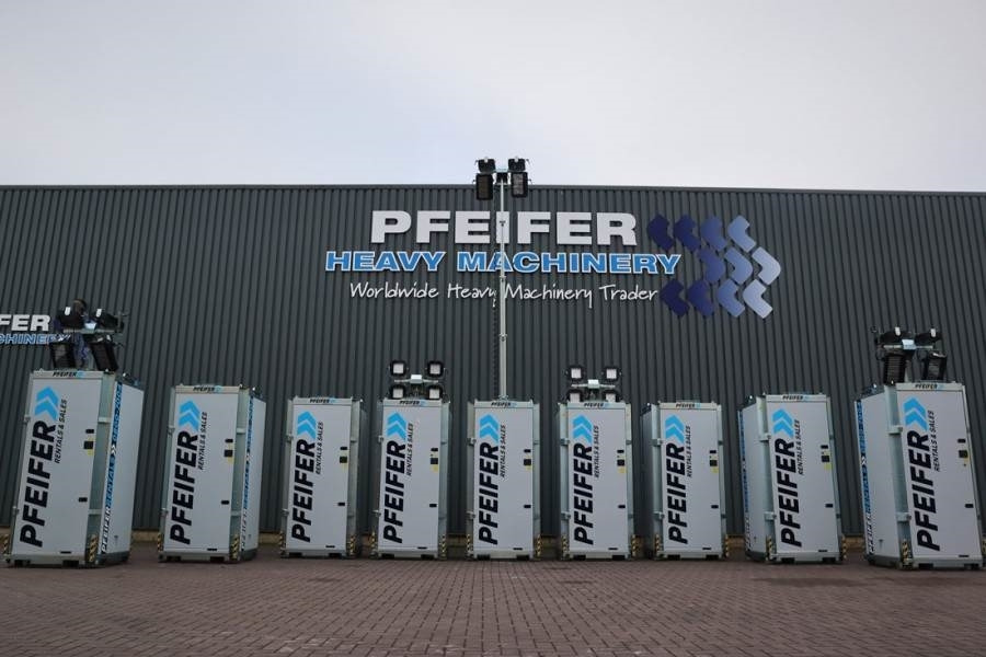 Trime X-BOX M 4 x 320W Valid inspection, *Guarantee! Max - Maszt oświetleniowy: zdjęcie 1 Trime X-BOX M 4 x 320W Valid inspection, *Guarantee! Max - Maszt oświetleniowy: zdjęcie 1