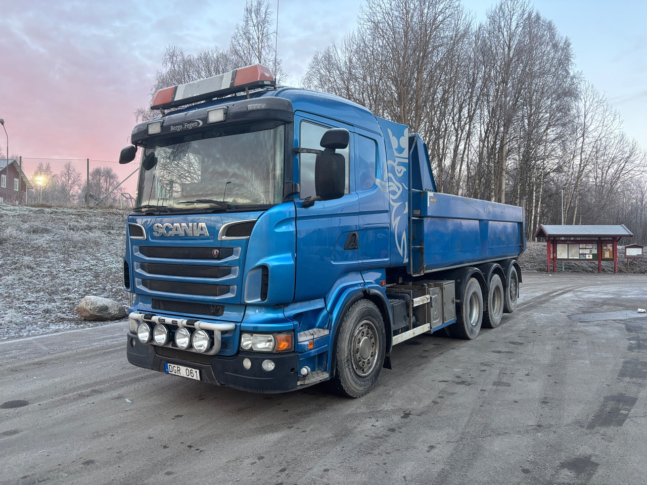 Scania R560 - Samochód ciężarowy skrzyniowy/ Platforma: zdjęcie 1 Scania R560 - Samochód ciężarowy skrzyniowy/ Platforma: zdjęcie 1