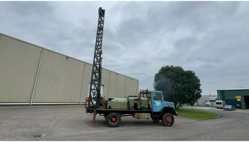 Wiertnica Bomag Iveco magirus 160D15 4x4 Bomag B300 Bohrgerat Drilling machine: zdjęcie 13 Wiertnica Bomag Iveco magirus 160D15 4x4 Bomag B300 Bohrgerat Drilling machine: zdjęcie 13