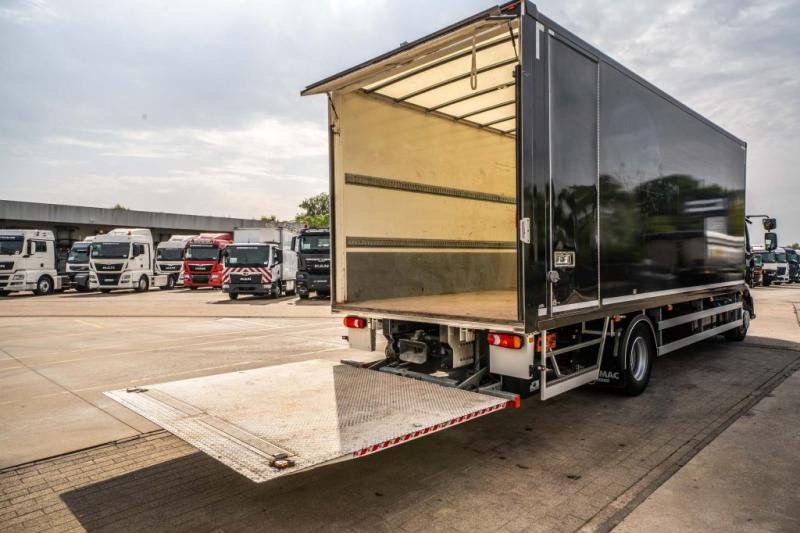 Samochód ciężarowy furgon Renault D 16 250- 36000 KM +DHOLLANDIA 2T.: zdjęcie 6 Samochód ciężarowy furgon Renault D 16 250- 36000 KM +DHOLLANDIA 2T.: zdjęcie 6