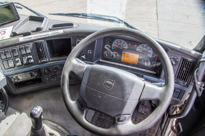 Zamiatarka uliczna Volvo FM 340 - BUCHER SCHÖRLING 8000: zdjęcie 7 Zamiatarka uliczna Volvo FM 340 - BUCHER SCHÖRLING 8000: zdjęcie 7