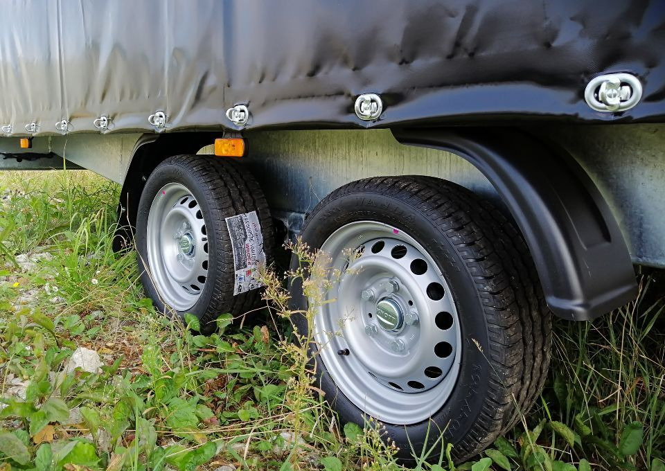 Besttrailers WARIOR ze stelażem i plandeką - Przyczepa z plandeką: zdjęcie 2 Besttrailers WARIOR ze stelażem i plandeką - Przyczepa z plandeką: zdjęcie 2