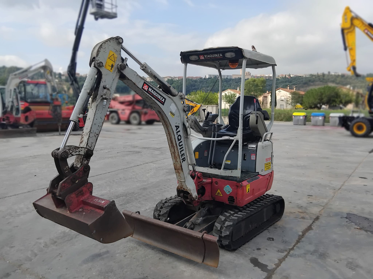 TAKEUCHI TB215R EASY - Minikoparka: zdjęcie 5 TAKEUCHI TB215R EASY - Minikoparka: zdjęcie 5