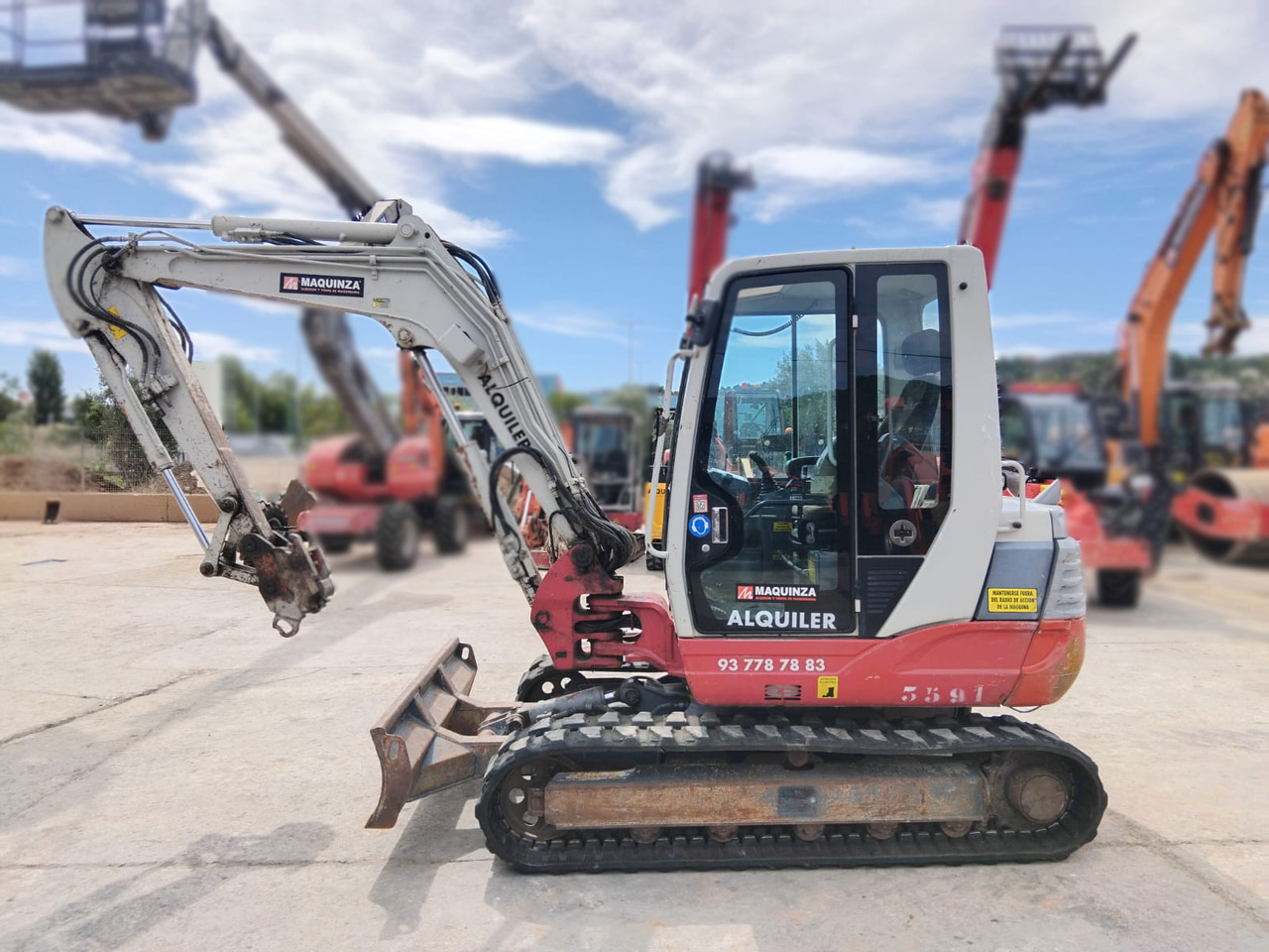 TAKEUCHI TB250 - Minikoparka: zdjęcie 1 TAKEUCHI TB250 - Minikoparka: zdjęcie 1
