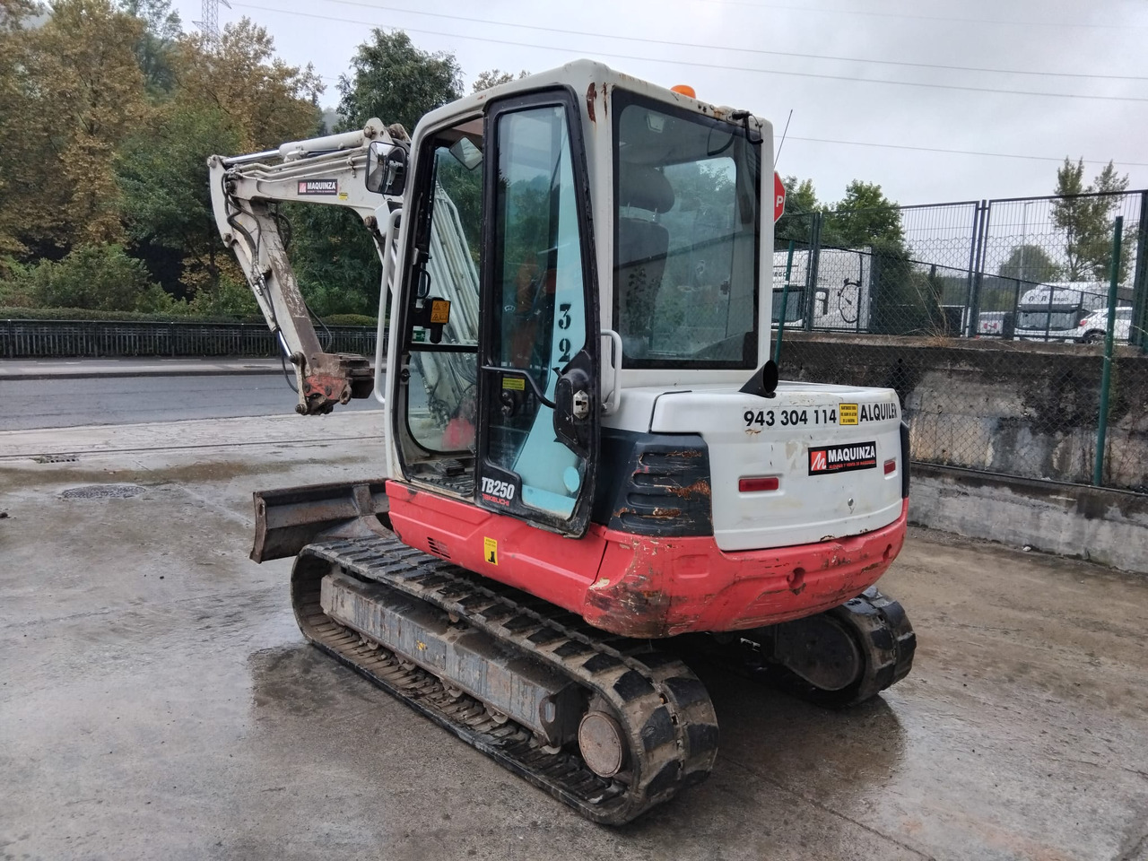 TAKEUCHI TB250 - Minikoparka: zdjęcie 3 TAKEUCHI TB250 - Minikoparka: zdjęcie 3