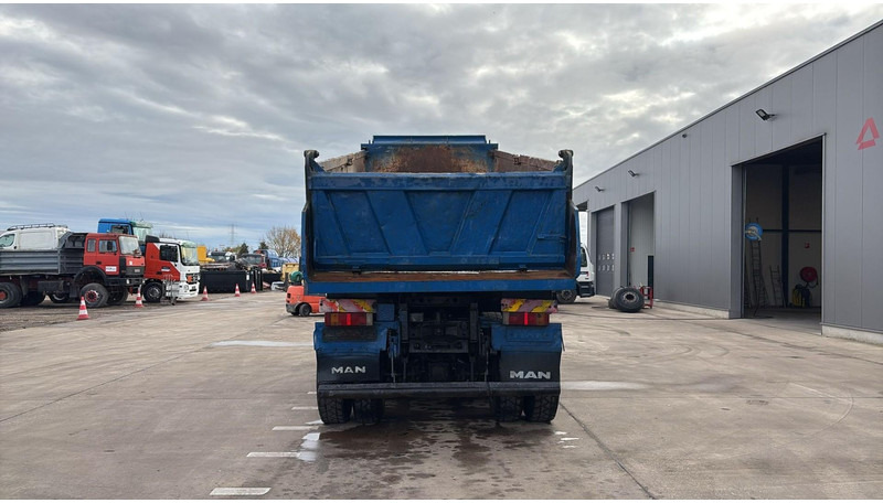 MAN 35.414 (6 CYLINDER / 8X6 / BIG AXLES / STEEL SUSP. / LAMES / GRAND PONT) - Wywrotka: zdjęcie 5 MAN 35.414 (6 CYLINDER / 8X6 / BIG AXLES / STEEL SUSP. / LAMES / GRAND PONT) - Wywrotka: zdjęcie 5