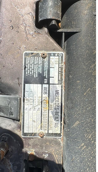 Sedan Mercedes-Benz E-Klasse 200 (GERMAN CAR / VOITURE D'ALLEMAGNE / ESSENCE / PETROL / MANUAL): zdjęcie 16