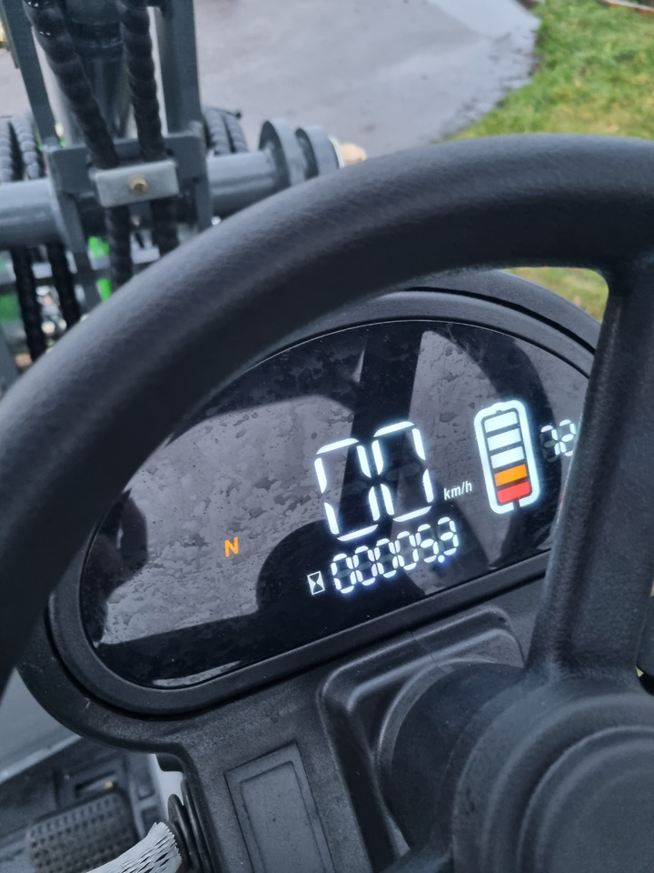 WCM L2110e E-Power - Ładowarka kołowa: zdjęcie 1 WCM L2110e E-Power - Ładowarka kołowa: zdjęcie 1