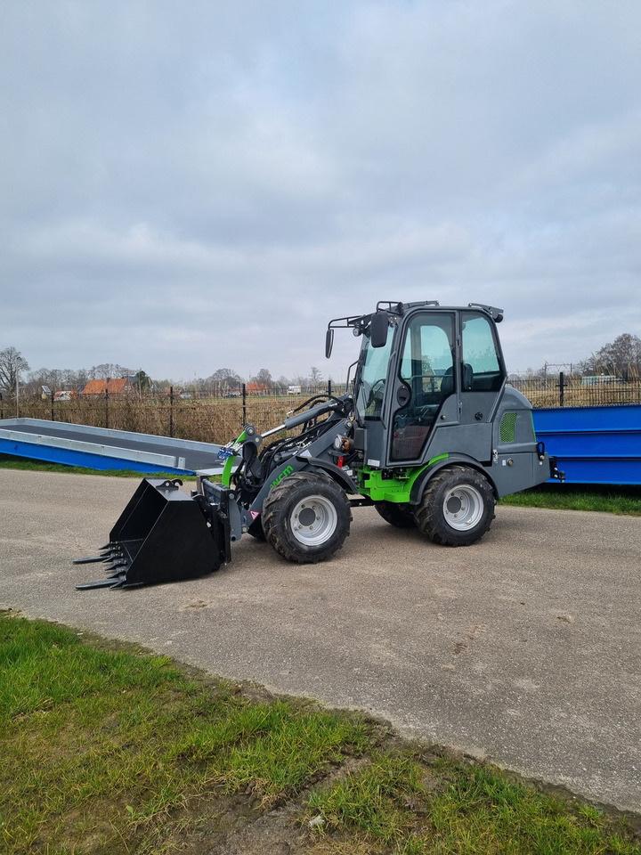 WCM-L2416 - Ładowarka kołowa: zdjęcie 3 WCM-L2416 - Ładowarka kołowa: zdjęcie 3