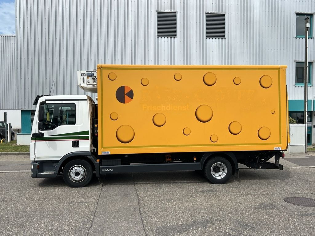 MAN TGL 8.220 Kühlkoffer 5,26m LBW Klima Luftgef. MAN TGL 8.220 Kühlkoffer 5,26m LBW Klima Luftgef. - Samochód dostawczy chłodnia: zdjęcie 4 MAN TGL 8.220 Kühlkoffer 5,26m LBW Klima Luftgef. MAN TGL 8.220 Kühlkoffer 5,26m LBW Klima Luftgef. - Samochód dostawczy chłodnia: zdjęcie 4