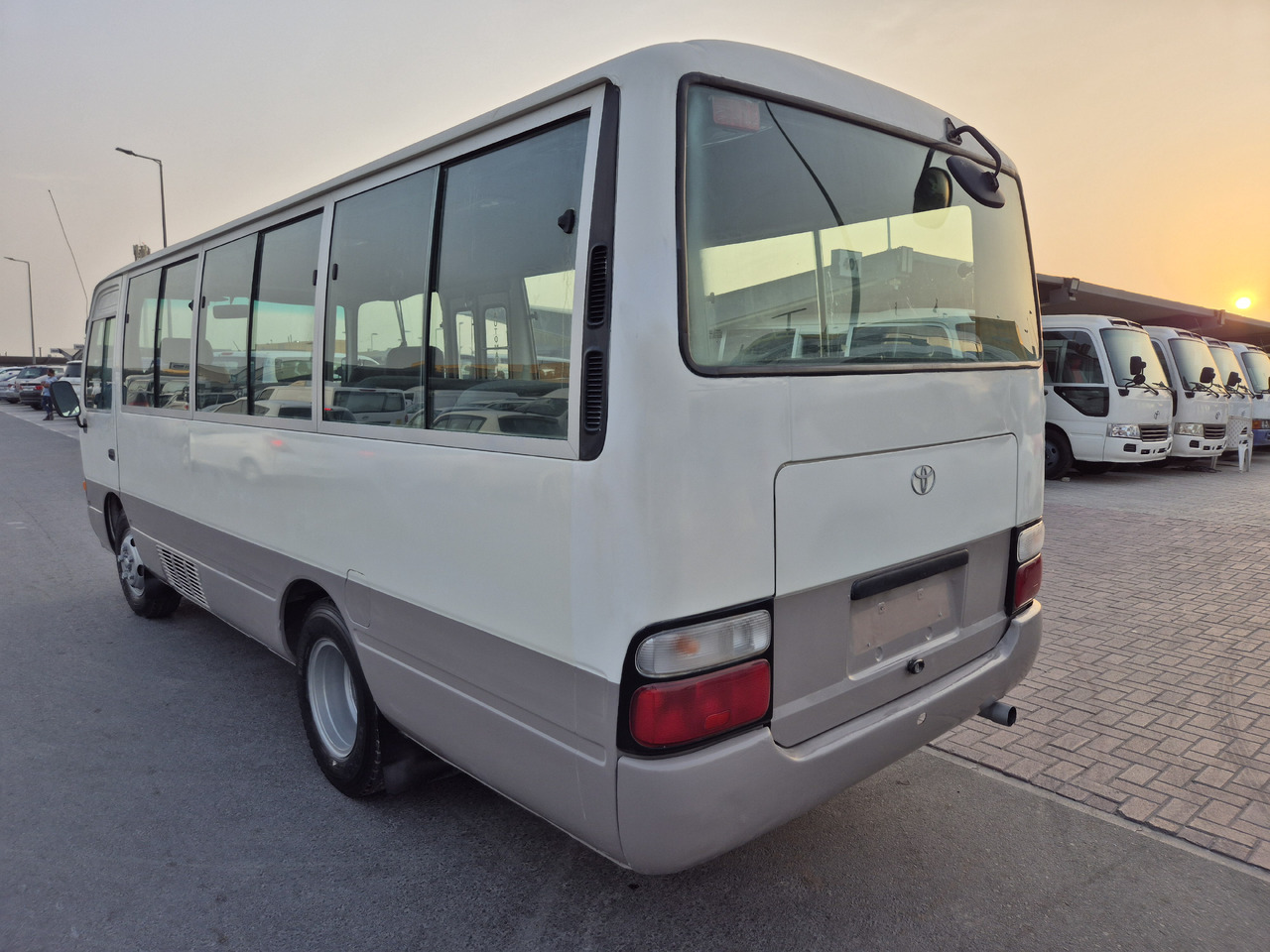 TOYOTA Coaster ... Nos bus -Originaires TOYOTA ...pas Chinois... T72 ... - Minibus, Mikrobus: zdjęcie 3 TOYOTA Coaster ... Nos bus -Originaires TOYOTA ...pas Chinois... T72 ... - Minibus, Mikrobus: zdjęcie 3