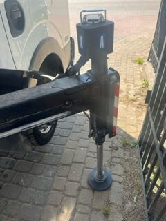 Podnośnik koszowy w samochody ciężarowe Nissan NT400: zdjęcie 9 Podnośnik koszowy w samochody ciężarowe Nissan NT400: zdjęcie 9