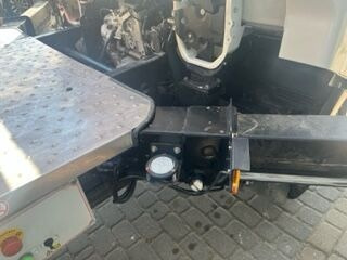 Podnośnik koszowy w samochody ciężarowe Nissan NT400: zdjęcie 8 Podnośnik koszowy w samochody ciężarowe Nissan NT400: zdjęcie 8