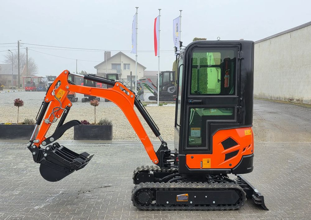 Inny NOWA MINIKOPARKA NM18 , SILNIK KUBOTA 14 KM, 3 ŁYŻKI - Minikoparka: zdjęcie 2 Inny NOWA MINIKOPARKA NM18 , SILNIK KUBOTA 14 KM, 3 ŁYŻKI - Minikoparka: zdjęcie 2