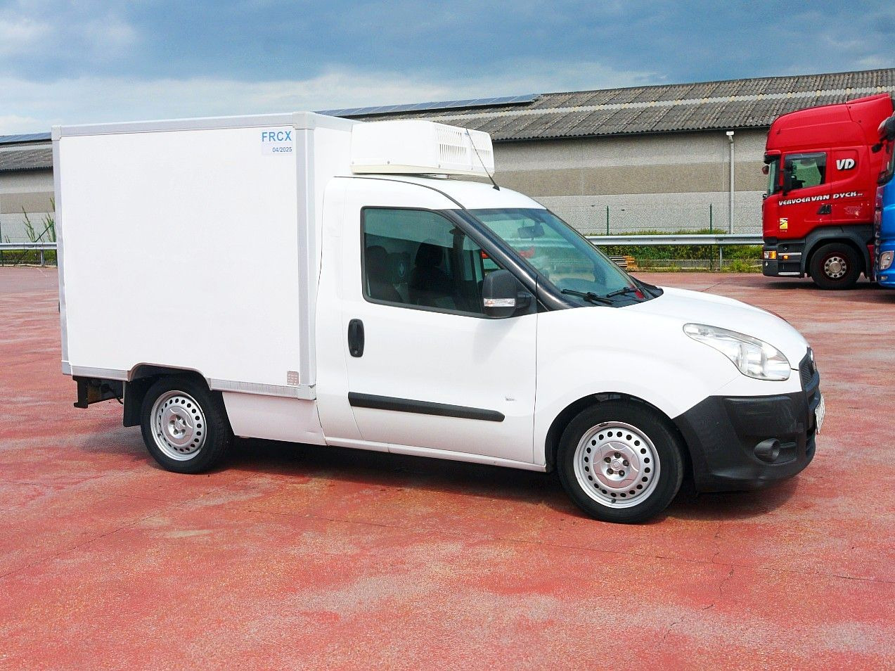 Fiat DOBLO 1.3 KUHLKOFFER RELEC FROID TR 22 -20C - Samochód dostawczy chłodnia: zdjęcie 2 Fiat DOBLO 1.3 KUHLKOFFER RELEC FROID TR 22 -20C - Samochód dostawczy chłodnia: zdjęcie 2