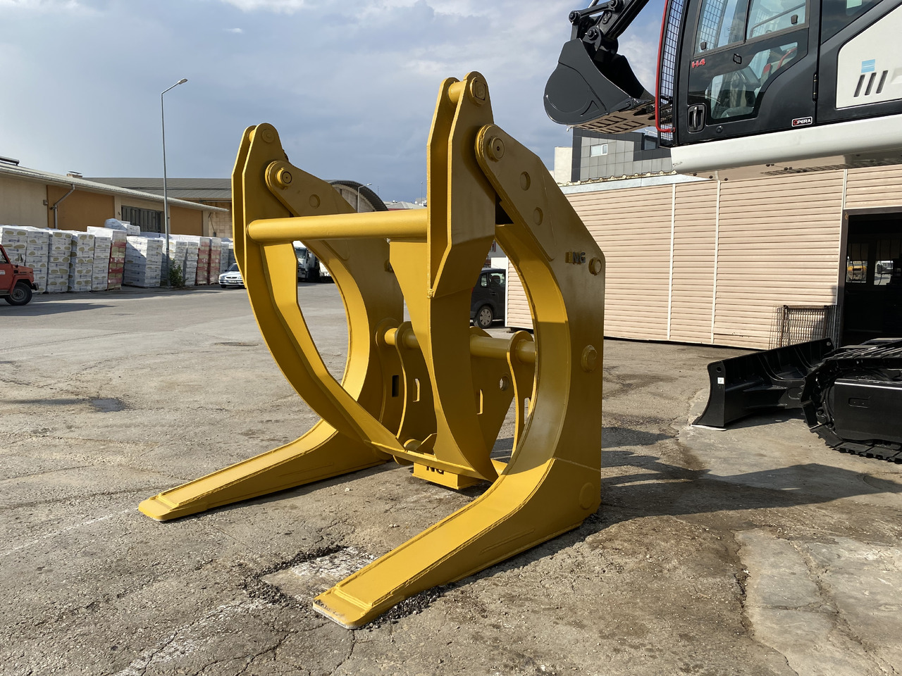 LOG GRAPPLE FOR LOADER - Chwytak do wózka widłowego do Ładowarek kołowych: zdjęcie 3 LOG GRAPPLE FOR LOADER - Chwytak do wózka widłowego do Ładowarek kołowych: zdjęcie 3