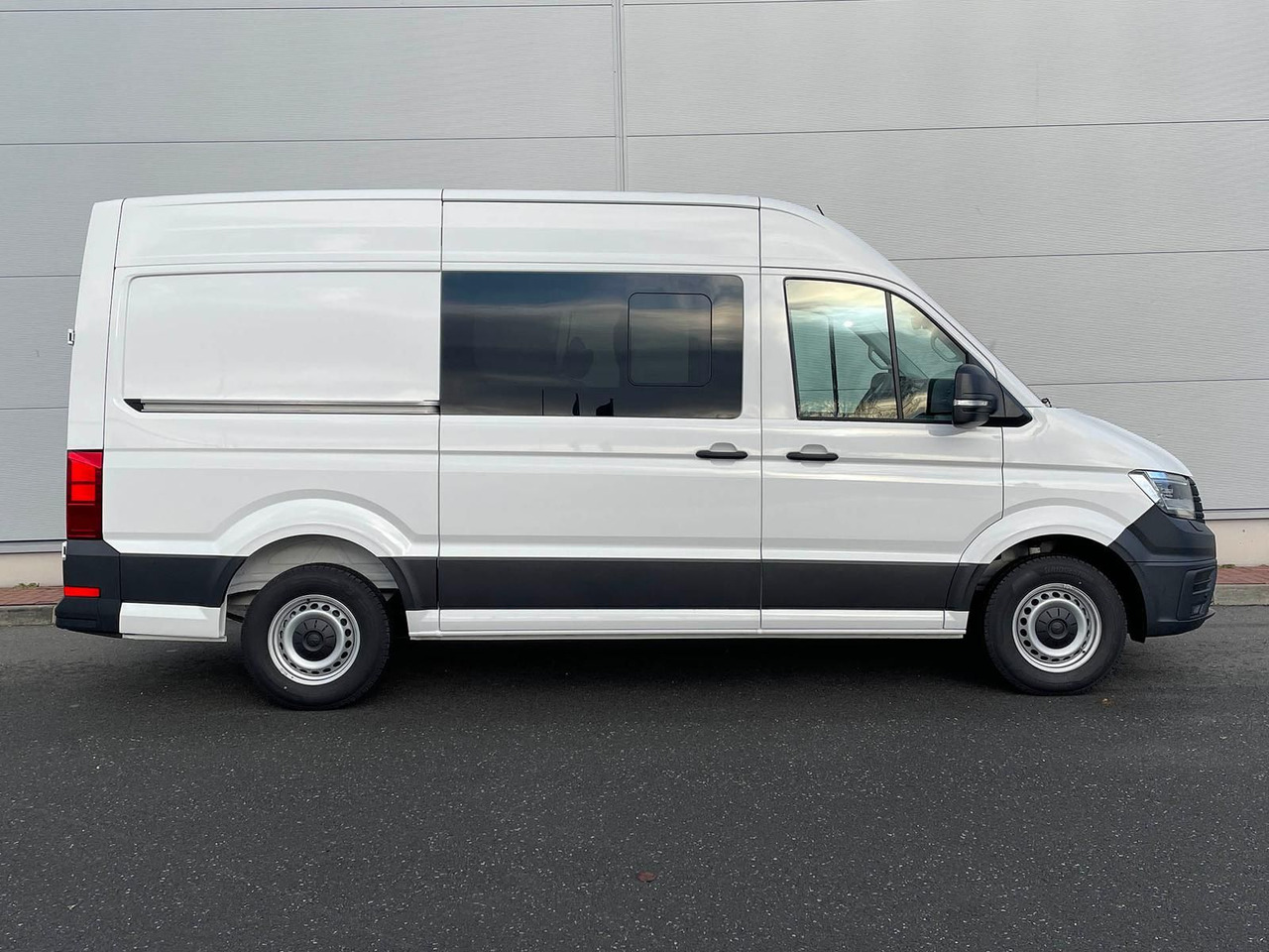 Volkswagen Crafter MIXTO 35 L3H3 Autom NAV SITZH ACC 5SITZE - Mikrobus: zdjęcie 5 Volkswagen Crafter MIXTO 35 L3H3 Autom NAV SITZH ACC 5SITZE - Mikrobus: zdjęcie 5
