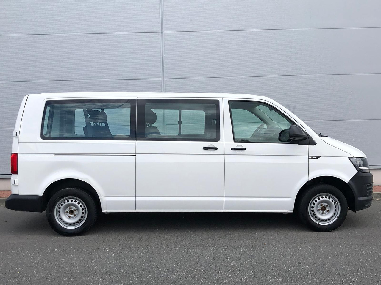 Volkswagen T6 Transporter 2.0 TDI Kombi lang 9-SITZE TEMP - Minibus, Mikrobus: zdjęcie 5 Volkswagen T6 Transporter 2.0 TDI Kombi lang 9-SITZE TEMP - Minibus, Mikrobus: zdjęcie 5