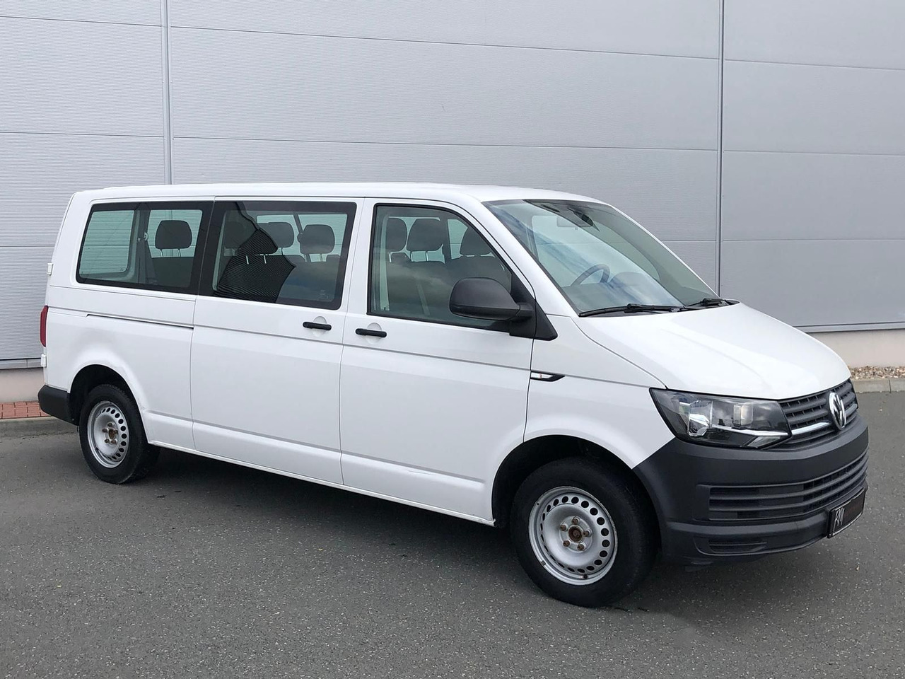 Volkswagen T6 Transporter 2.0 TDI Kombi lang 9-SITZE TEMP - Minibus, Mikrobus: zdjęcie 2 Volkswagen T6 Transporter 2.0 TDI Kombi lang 9-SITZE TEMP - Minibus, Mikrobus: zdjęcie 2