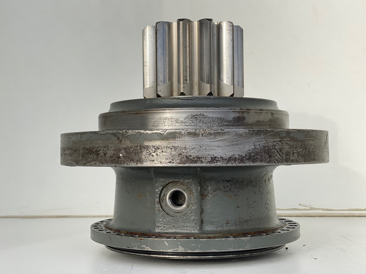 Liebherr Abtriebswellengehäuse ID-Nr.90018934 mit Abtriebswelle ID-Nr.90204999. SAT275/260 - SAT275/261 - SAT275/266 - SAT275/289. #1788#1730# - Skrzynia biegów do Maszyn budowlanych: zdjęcie 5 Liebherr Abtriebswellengehäuse ID-Nr.90018934 mit Abtriebswelle ID-Nr.90204999. SAT275/260 - SAT275/261 - SAT275/266 - SAT275/289. #1788#1730# - Skrzynia biegów do Maszyn budowlanych: zdjęcie 5