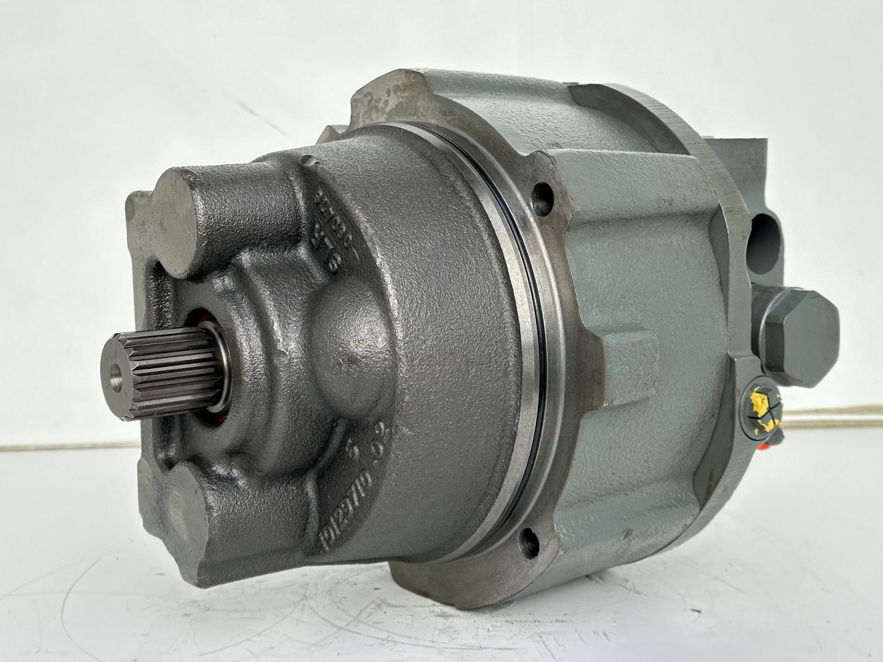Liebherr Hydraulikeinbaumotor CMVE O 135. ID-Nr.10129570 - ID-Nr.11439804. FAT400P112 - FAT550P093. R930, R934, R936, R940, R944, R946, R950T. #10129570.21538# - Silnik hydrauliczny do Maszyn budowlanych: zdjęcie 1 Liebherr Hydraulikeinbaumotor CMVE O 135. ID-Nr.10129570 - ID-Nr.11439804. FAT400P112 - FAT550P093. R930, R934, R936, R940, R944, R946, R950T. #10129570.21538# - Silnik hydrauliczny do Maszyn budowlanych: zdjęcie 1