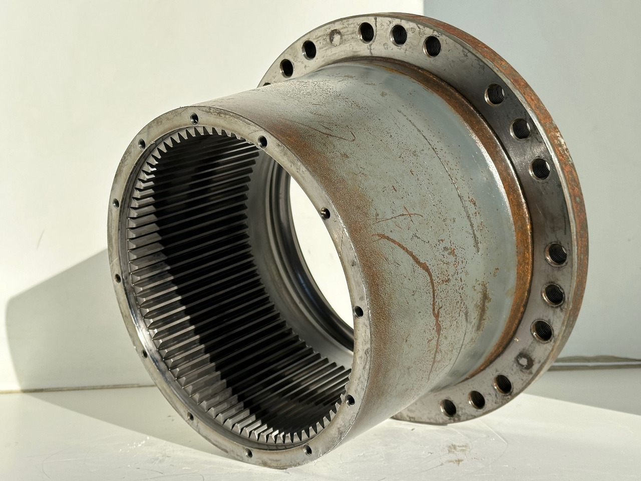 Liebherr Innenrad ID-Nr.90206742. FAT350P126 - FAT350P138. LOS1926 - R920 - R922 - R924 - R925 - R926 - R930 T.#90206742.18.12# - Zwolnica do Koparek gąsienicowych: zdjęcie 5 Liebherr Innenrad ID-Nr.90206742. FAT350P126 - FAT350P138. LOS1926 - R920 - R922 - R924 - R925 - R926 - R930 T.#90206742.18.12# - Zwolnica do Koparek gąsienicowych: zdjęcie 5