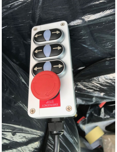 Iveco 50C18 + KING HZ-4R Hakowiec / Hooklift / Abrollkipper - Ciężarówka hakowiec: zdjęcie 3 Iveco 50C18 + KING HZ-4R Hakowiec / Hooklift / Abrollkipper - Ciężarówka hakowiec: zdjęcie 3