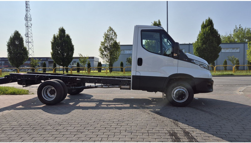 Iveco Daily 70C18 - nowe! - Samochód ciężarowe pod zabudowę: zdjęcie 5 Iveco Daily 70C18 - nowe! - Samochód ciężarowe pod zabudowę: zdjęcie 5