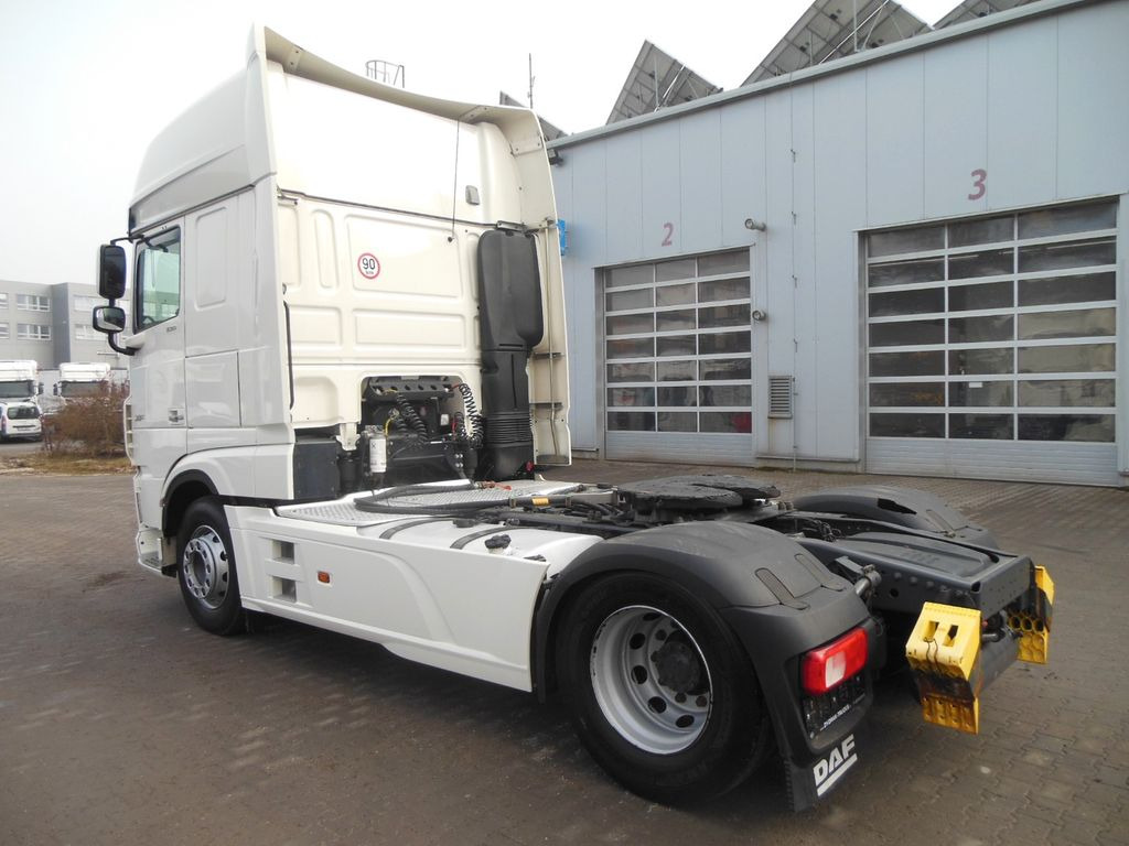 DAF XF 106.530 SSC, HYDRAULIK, STAND KLIMA, TOP DAF XF 106.530 SSC, HYDRAULIK, STAND KLIMA, TOP - Ciągnik siodłowy: zdjęcie 4 DAF XF 106.530 SSC, HYDRAULIK, STAND KLIMA, TOP DAF XF 106.530 SSC, HYDRAULIK, STAND KLIMA, TOP - Ciągnik siodłowy: zdjęcie 4