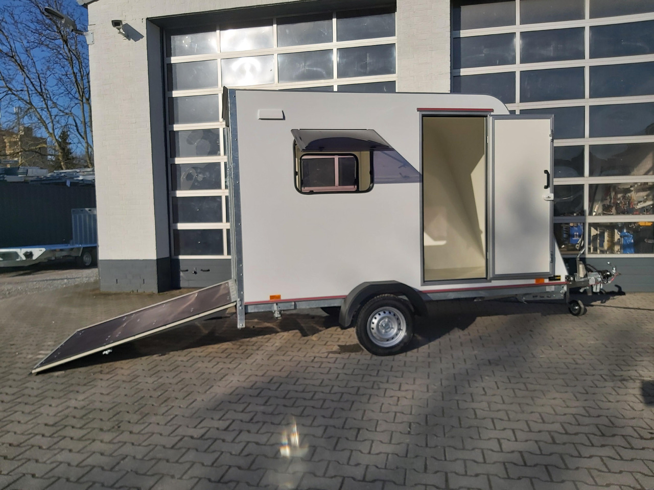 Kargo Camp TFS S Midi+ 320x150x180cm aero Seitentür Rampe Fenster+ 230V 12V 750kg Bremse 100km/H - Przyczepa kempingowa: zdjęcie 1 Kargo Camp TFS S Midi+ 320x150x180cm aero Seitentür Rampe Fenster+ 230V 12V 750kg Bremse 100km/H - Przyczepa kempingowa: zdjęcie 1