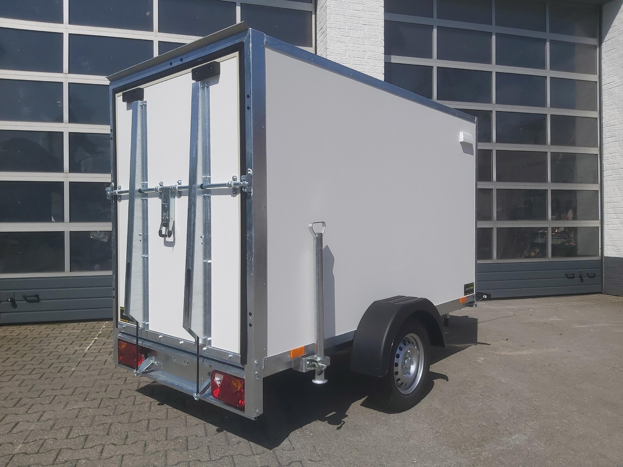 Kargo TFD 250.00 250x125x150cm Zurrsystem Heckrampe (S) 100km/H 750kg - Przyczepa motocyklowa: zdjęcie 2 Kargo TFD 250.00 250x125x150cm Zurrsystem Heckrampe (S) 100km/H 750kg - Przyczepa motocyklowa: zdjęcie 2