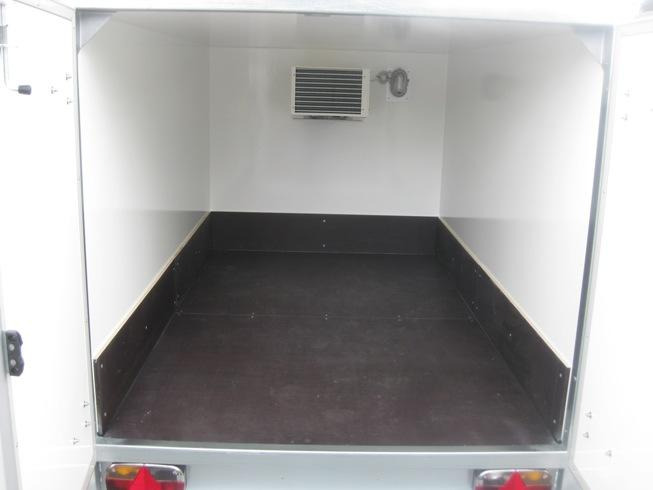 Kühlanhänger AZKF 1325/145 243x144x130cm 230 Volt GOVI Kühlaggregat 60 Frioliner Gesamthöhe 190cm - Przyczepa chłodnia: zdjęcie 4 Kühlanhänger AZKF 1325/145 243x144x130cm 230 Volt GOVI Kühlaggregat 60 Frioliner Gesamthöhe 190cm - Przyczepa chłodnia: zdjęcie 4