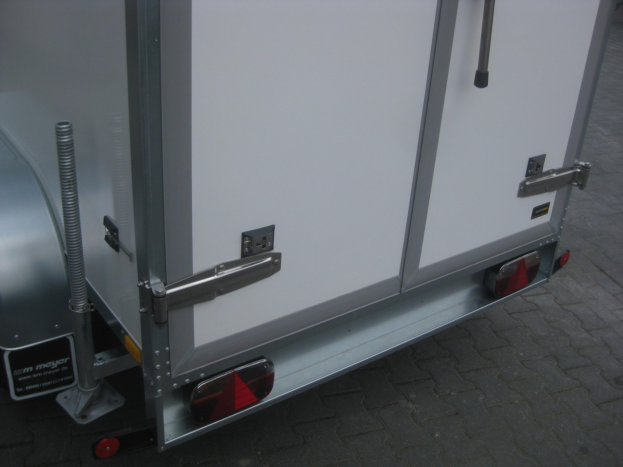 Przyczepa chłodnia Kühlanhänger AZKF 2025/145 243x144x180cm GOVI 4 Kühlaggregat 60 Frioliner Januar Aktion: zdjęcie 9 Przyczepa chłodnia Kühlanhänger AZKF 2025/145 243x144x180cm GOVI 4 Kühlaggregat 60 Frioliner Januar Aktion: zdjęcie 9