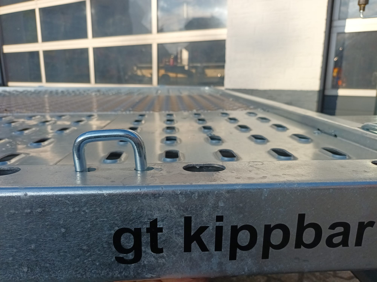 Martz GT kipp 450/2 S 450x215cm easyload ankippbar Lohr Stahl & Aluboden Seilwinde 10" 3000kg - Przyczepa do transportu maszyn: zdjęcie 2 Martz GT kipp 450/2 S 450x215cm easyload ankippbar Lohr Stahl & Aluboden Seilwinde 10" 3000kg - Przyczepa do transportu maszyn: zdjęcie 2