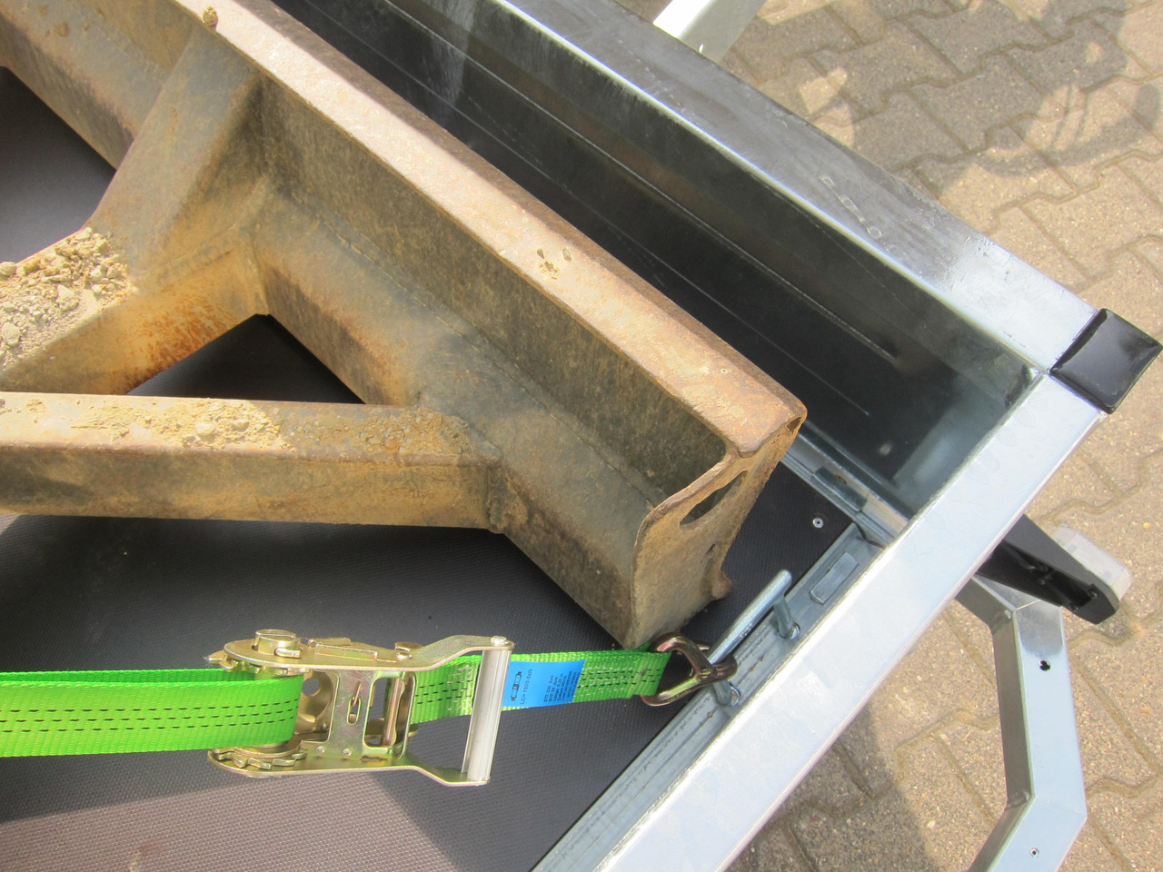 Saris Baggeranhänger Magnum Explorer 3000 V Rampen verschiebbar 3000kg Online Aktion - Przyczepa do transportu maszyn: zdjęcie 5 Saris Baggeranhänger Magnum Explorer 3000 V Rampen verschiebbar 3000kg Online Aktion - Przyczepa do transportu maszyn: zdjęcie 5