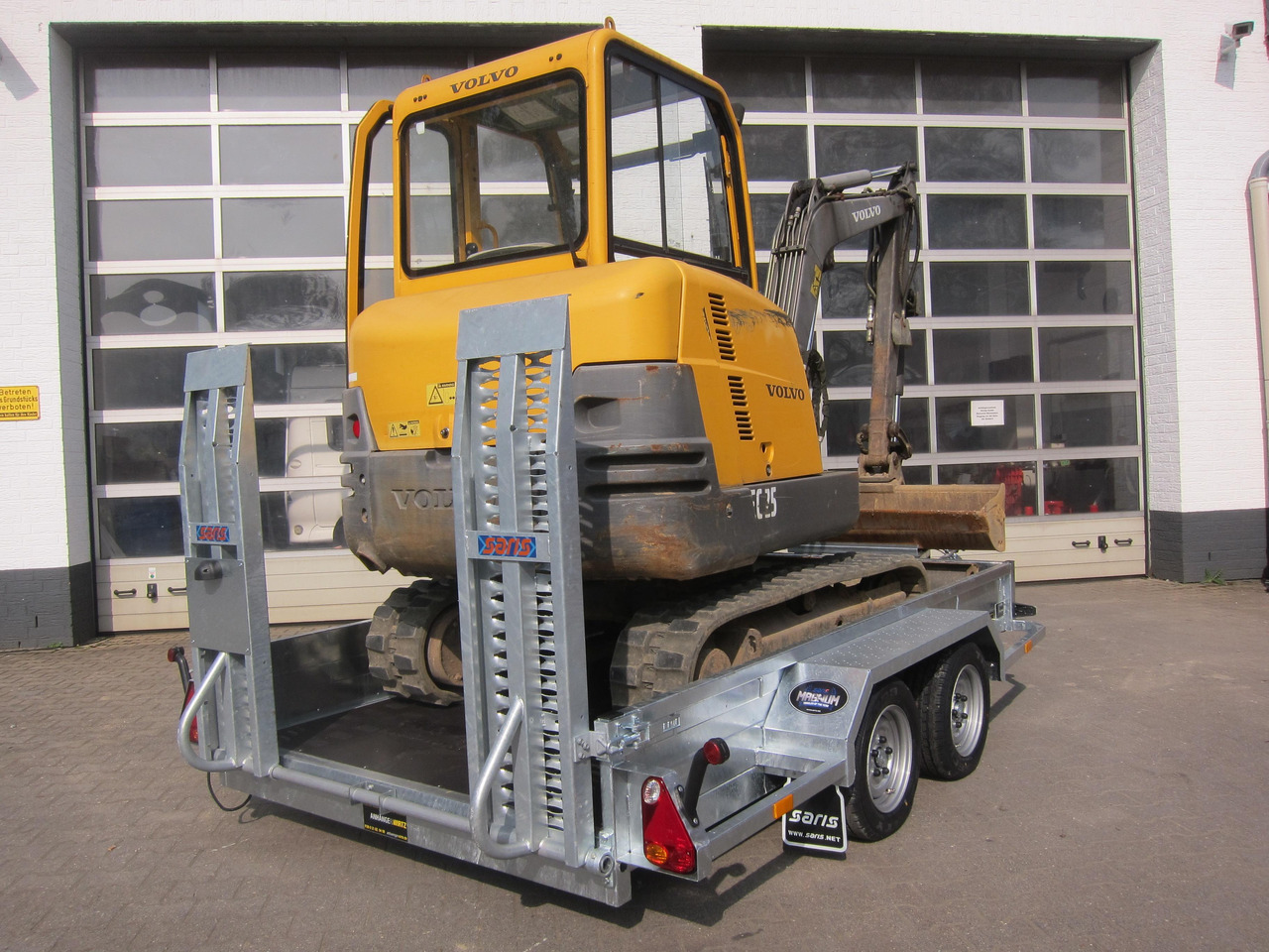 Saris Baggeranhänger Magnum Explorer 3000 V Rampen verschiebbar 3000kg Online Aktion - Przyczepa do transportu maszyn: zdjęcie 3 Saris Baggeranhänger Magnum Explorer 3000 V Rampen verschiebbar 3000kg Online Aktion - Przyczepa do transportu maszyn: zdjęcie 3