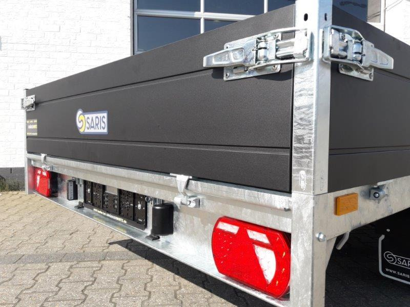 Saris PL356 184 2700 2 356x184x35cm black Edition LED Beleuchtung VAS 13" (L) 2700kg - Przyczepa platforma/ Skrzyniowa: zdjęcie 5 Saris PL356 184 2700 2 356x184x35cm black Edition LED Beleuchtung VAS 13" (L) 2700kg - Przyczepa platforma/ Skrzyniowa: zdjęcie 5