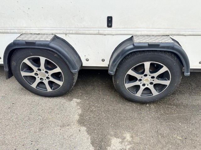 Brian James Race Sport, 340-5000, 5000 x 2000 mm, 2,6 to. - Przyczepa do przewozu samochodów: zdjęcie 3 Brian James Race Sport, 340-5000, 5000 x 2000 mm, 2,6 to. - Przyczepa do przewozu samochodów: zdjęcie 3