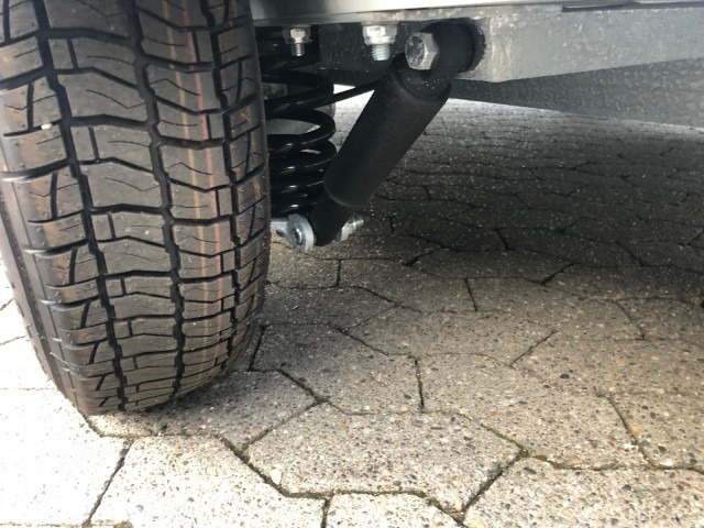 Cheval Liberte Debon Roadster 500 Alu 2600 kg, 100 km/h, 320x167x200cm - Przyczepa zamknięte nadwozie: zdjęcie 4 Cheval Liberte Debon Roadster 500 Alu 2600 kg, 100 km/h, 320x167x200cm - Przyczepa zamknięte nadwozie: zdjęcie 4