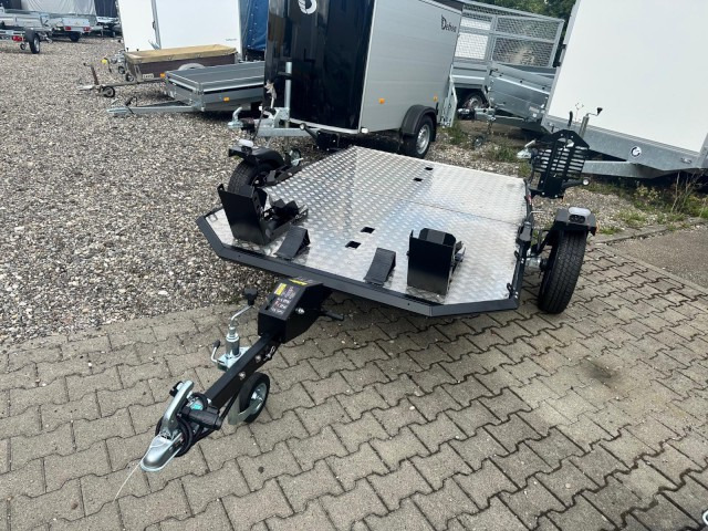 Lorries Motorradanhänger MT-2, 0,75 to. 240 x 174 cm, absenkbar - Przyczepa motocyklowa: zdjęcie 1 Lorries Motorradanhänger MT-2, 0,75 to. 240 x 174 cm, absenkbar - Przyczepa motocyklowa: zdjęcie 1