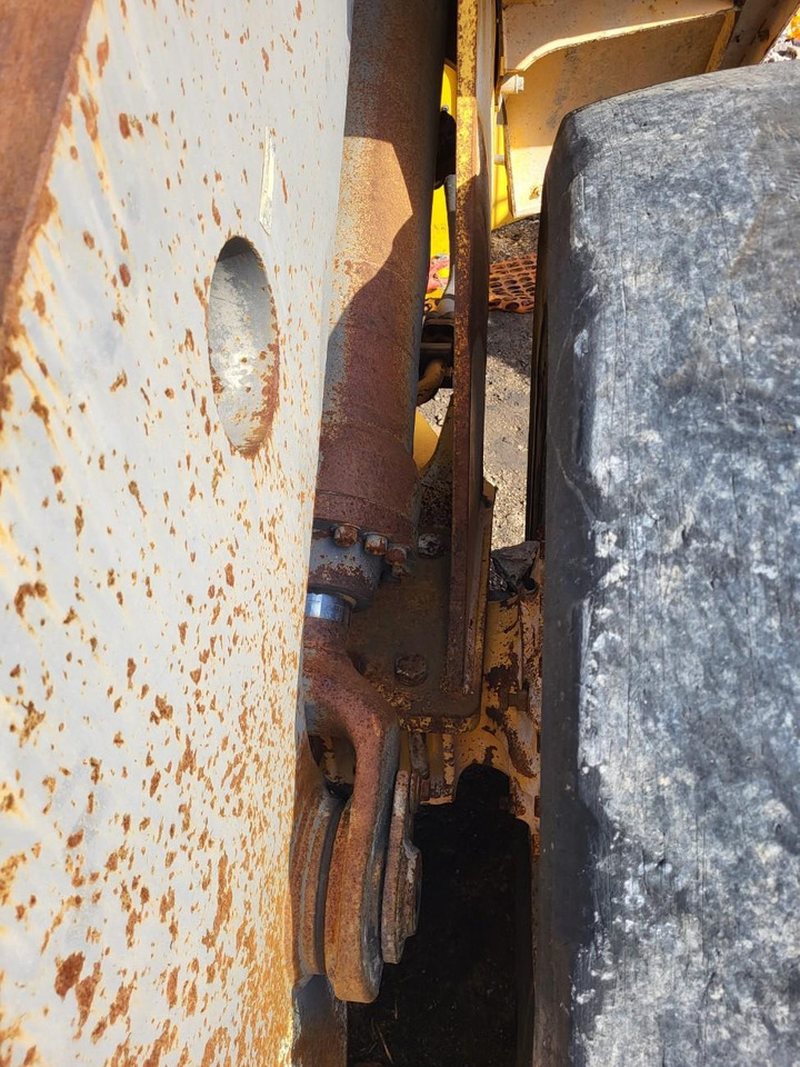 Volvo lifting hydraulic cylinder - Siłownik hydrauliczny do Ładowarek kołowych: zdjęcie 2 Volvo lifting hydraulic cylinder - Siłownik hydrauliczny do Ładowarek kołowych: zdjęcie 2