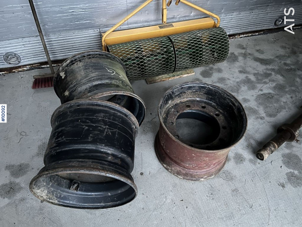 4pcs 18R19.5 Michelin tires on rims - Opona do Maszyn budowlanych: zdjęcie 5 4pcs 18R19.5 Michelin tires on rims - Opona do Maszyn budowlanych: zdjęcie 5