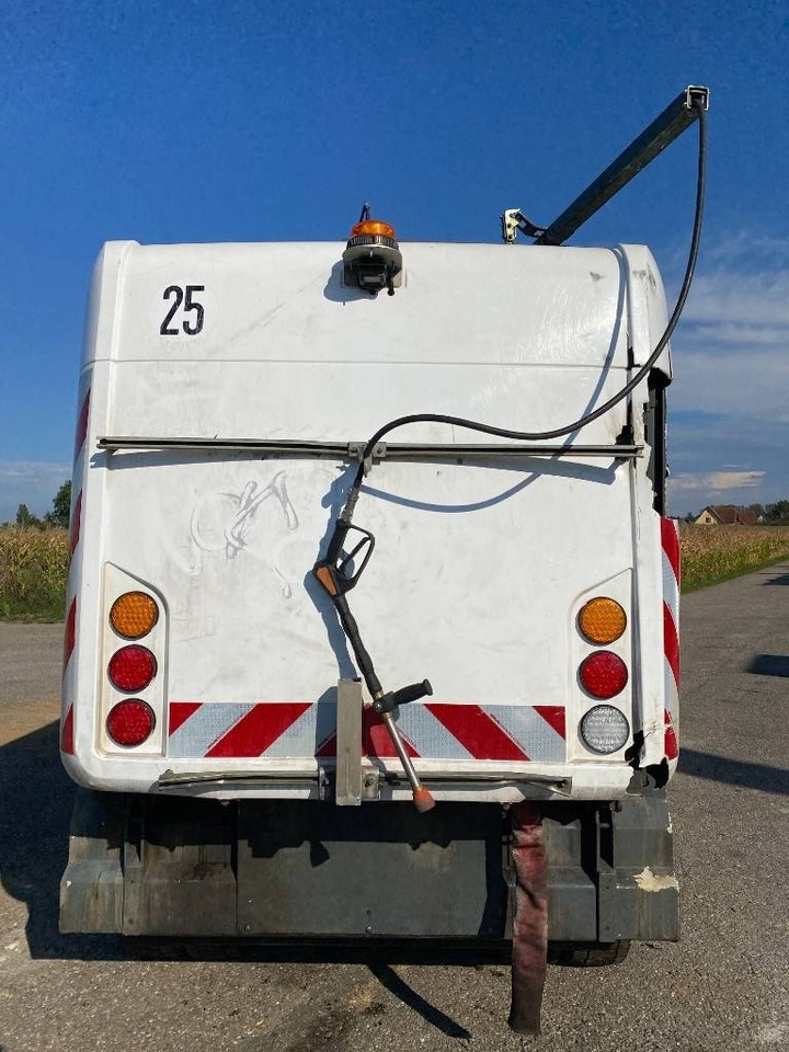 Ravo CR 540 Euro6 Certificat CE / Origine Française - Zamiatarka uliczna: zdjęcie 5 Ravo CR 540 Euro6 Certificat CE / Origine Française - Zamiatarka uliczna: zdjęcie 5